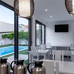 Ilheu 25 House 4* بينيش