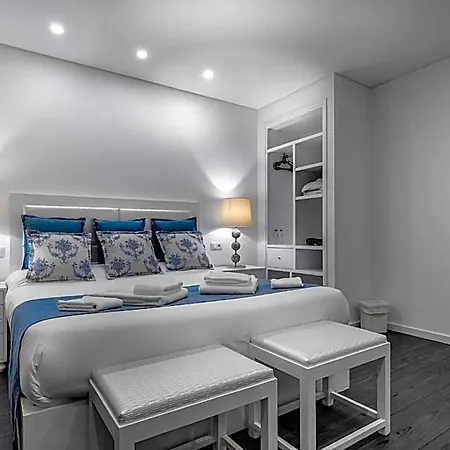 לינה וארוחת בוקר Ilheu 25 House