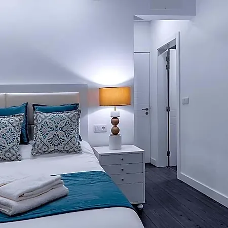 לינה וארוחת בוקר Ilheu 25 House