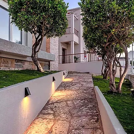 Ilheu 25 House 4*